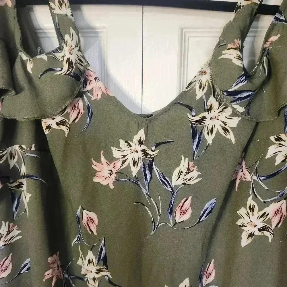 George Plus Size Olive Floral Cold Shoulder Top | Flowy Ruffle | 1X - Picture 4 of 11